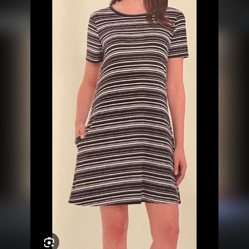 Kenneth Cole Black/white striped pocketed Stretch Knee Length dress